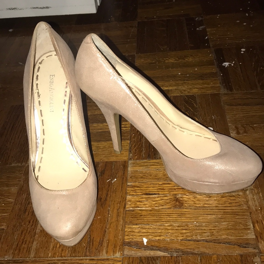 Light blush sparkled heels